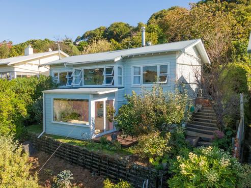 27 Queens Road, Stepneyville