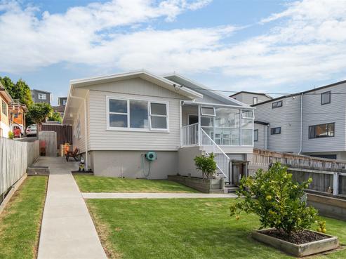 1/8 Woodall Place, Totara Vale