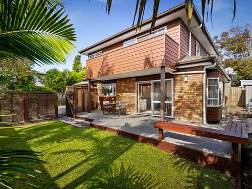 2/1072 Beach Road, Torbay