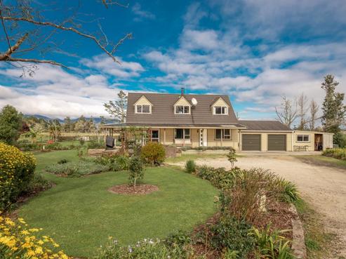 138 Snodgrass Road, Westport