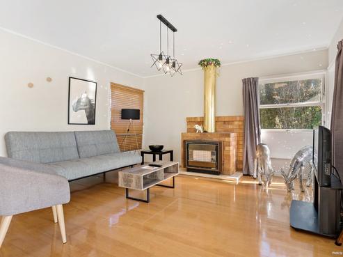 64 Pupuke Road, Hillcrest