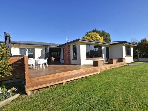 16 Lorne Dacre Road, Lorneville