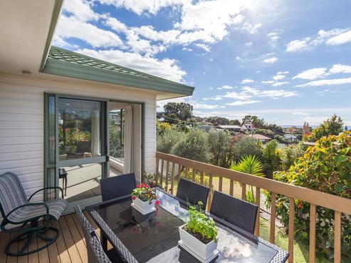2 Little Barrier Avenue, Manly