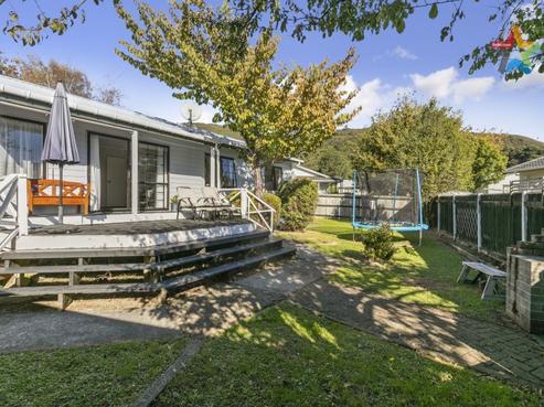 2/2 Glenbrook Grove, Naenae