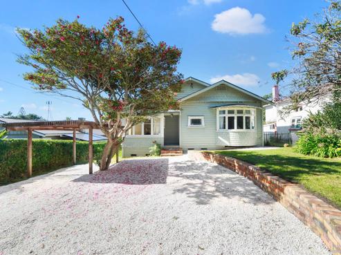 16 Lake Road, Devonport