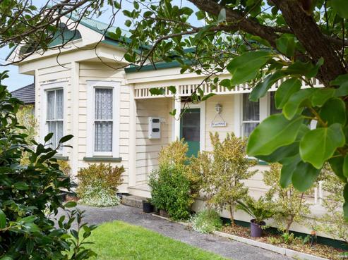 15 Kowhai Street, Helensville