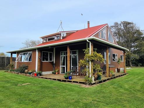 10 Kiri Road, Opunake