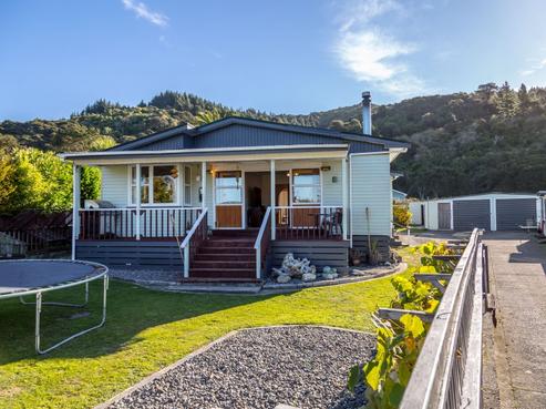 17 Churchill Crescent, Featherston