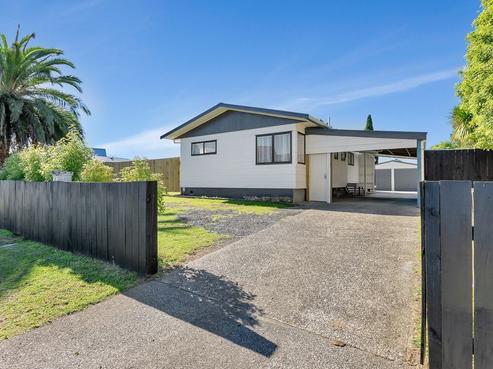 14 Townsend Place, Tikipunga