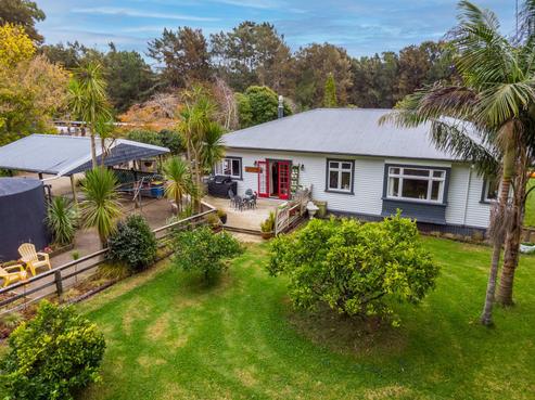 51 Amreins Road, Waitakere