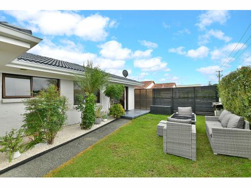 3/226 Centreway Road, Orewa
