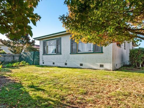600 Dennett Street, Mahora