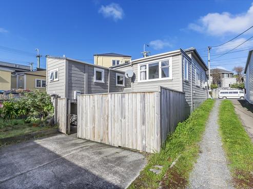 2 Luxford Street, Berhampore