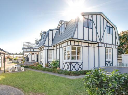 1203B Karamu Road North, Mayfair