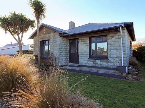 120 Moulson Street, Strathern