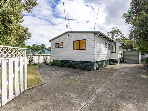 5 Parakai Avenue, Parakai