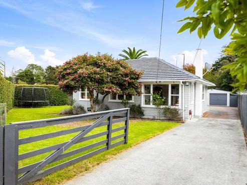 17 Coletta Lane, Te Atatu South