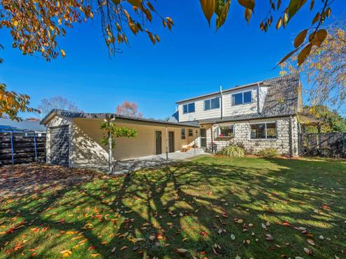 12 Bridge Street, Southbridge