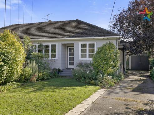 27 Pearce Crescent, Taita