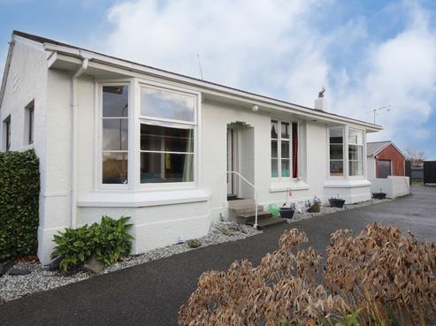 75 Saturn Street, Strathern