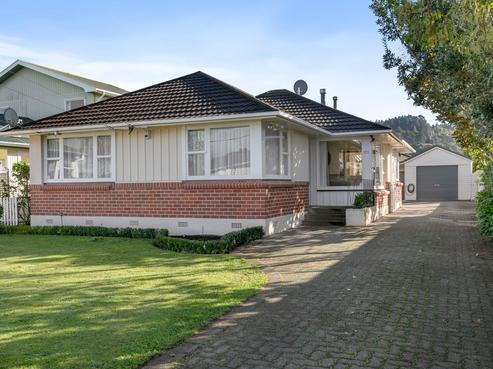 121 Taita Drive, Avalon
