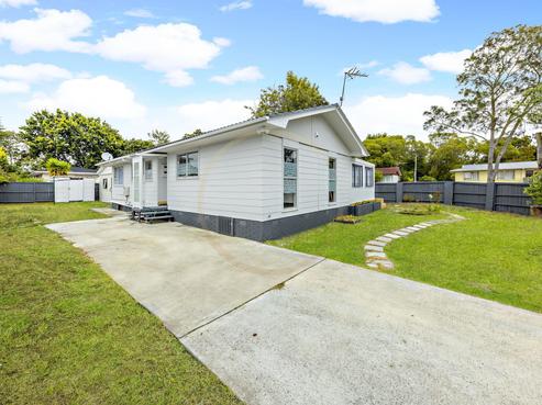 3 Sandrine Avenue, Clover Park