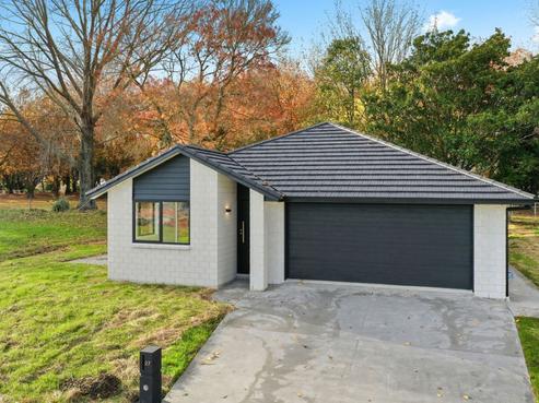 27 Oranmore Crescent, Paeroa