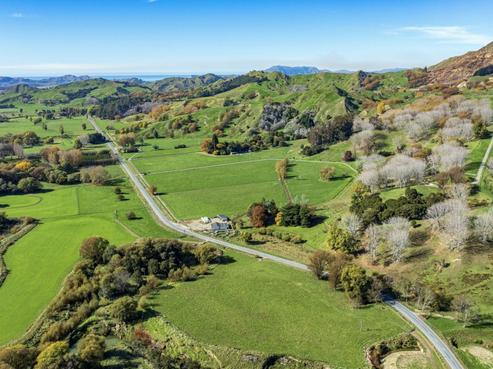 899 Tauwhareparae Road, Tolaga Bay