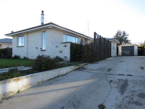 42 Lothian Crescent, Strathern