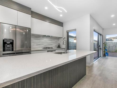 16 Black Beech Crescent, Takanini