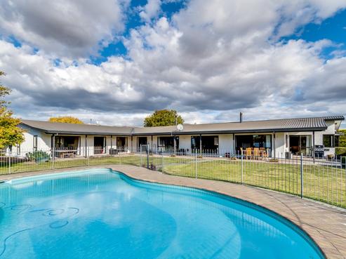163 Mount Erin Road, Havelock North