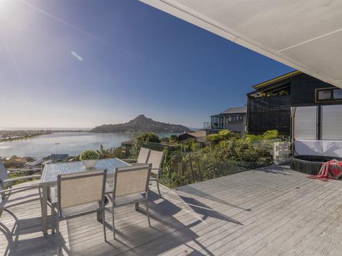 4 Pine Grove, Tairua