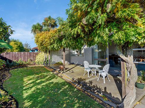 2/4 Camrose Place, Ilam