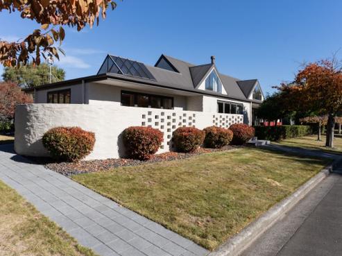 9 Parkside Crescent, Northwood