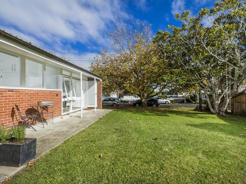 16 North Avenue, Narrow Neck