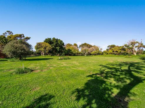 7 Onaero Beach Road, Onaero