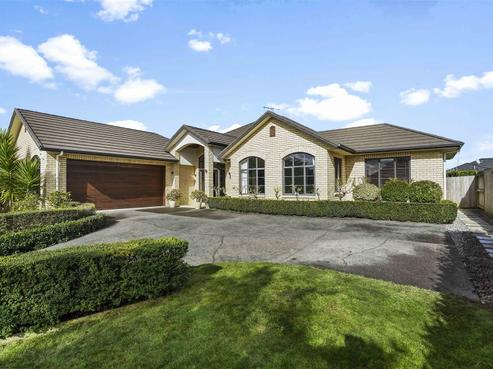 12 The Esplanade, Huntington