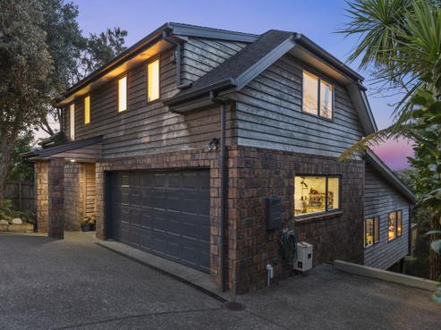 19 Springwater Vale, Unsworth Heights