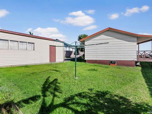 65 Charntay Avenue, Clover Park