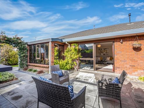 2/10 Bellevue Road, Woburn