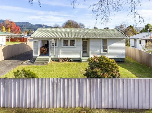 73 Te Rangitautahanga Road, Turangi