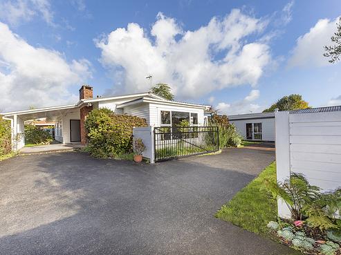 6/98 Roberts Road, Te Atatu South