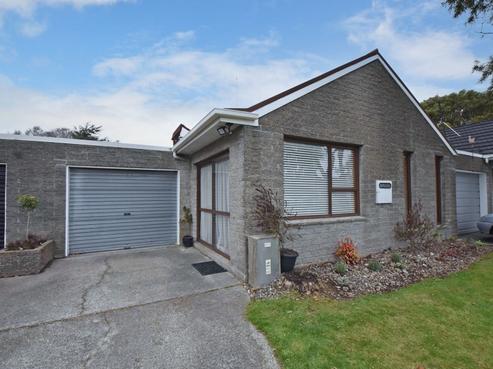 33 Lees Street, Gladstone
