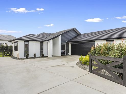 3 Riverhead Point Drive, Riverhead