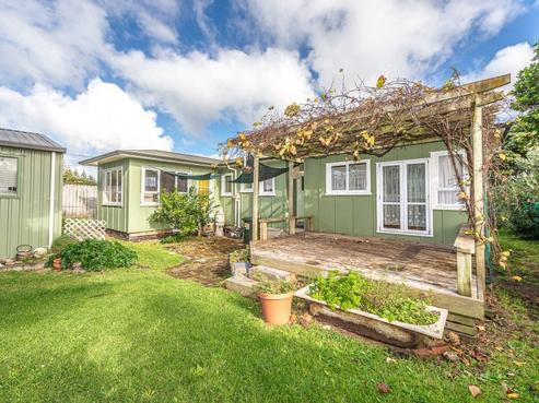 12 Ashton Terrace, Castlecliff