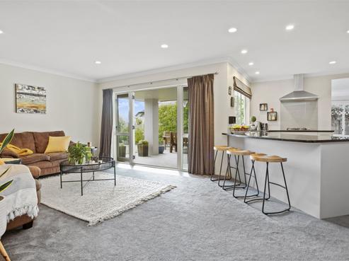 62 Intrepid Crescent, Beachlands