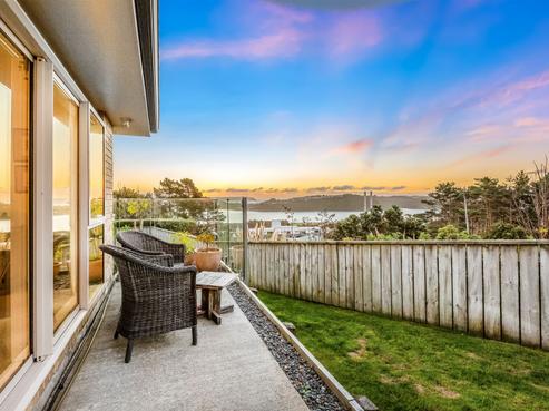 36 Aspiring Terrace, Aotea