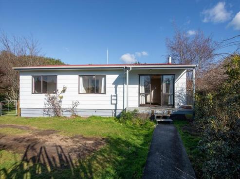 94B Clayton Road, Mangakakahi