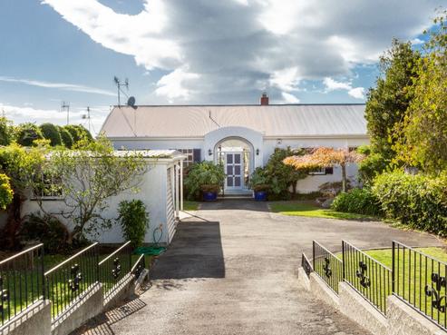 104 Thompson Road, Napier Hill