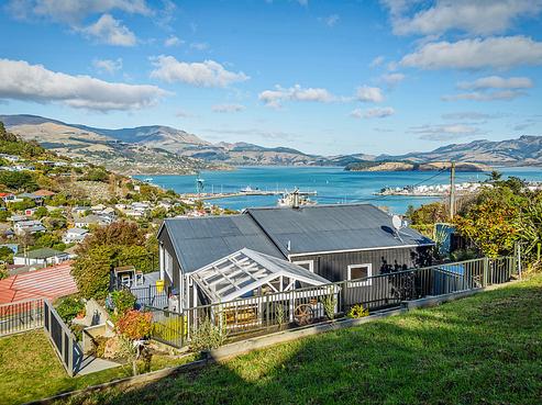 8 Days Road, Lyttelton